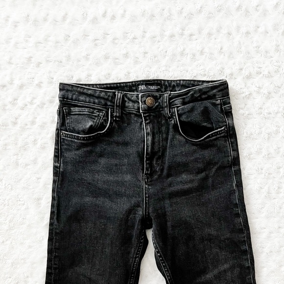 ZARA Faded Black High Rise Raw Hem Denim Jeans - Picture 5 of 13